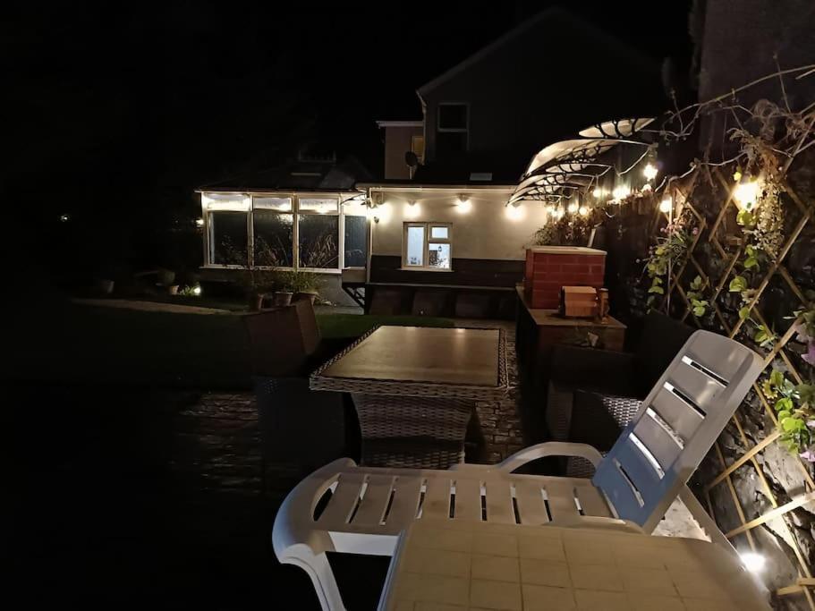 Big Fireplace Aga Hot Tub Wet Room Barn Garage Llanelli Ngoại thất bức ảnh