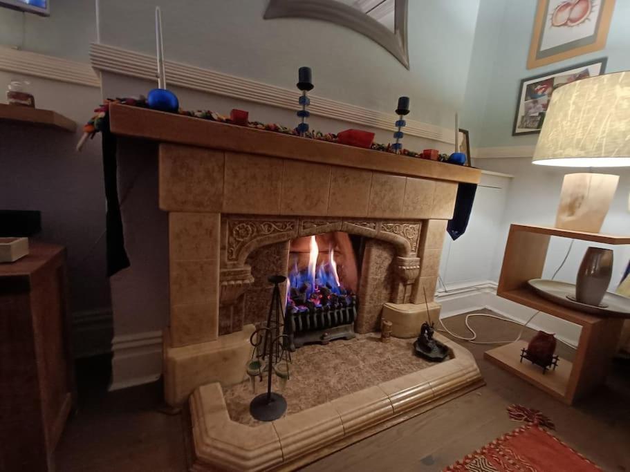 Big Fireplace Aga Hot Tub Wet Room Barn Garage Llanelli Ngoại thất bức ảnh